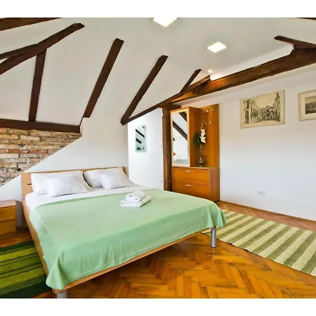 Romantic Loft Apartman *