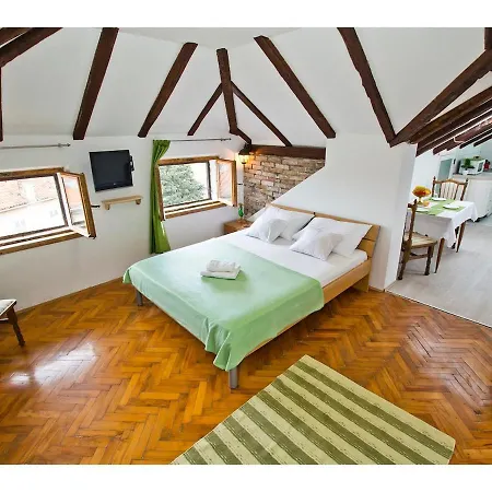 Romantic Loft Apartman *