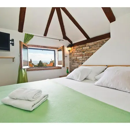 Romantic Loft Apartment Split