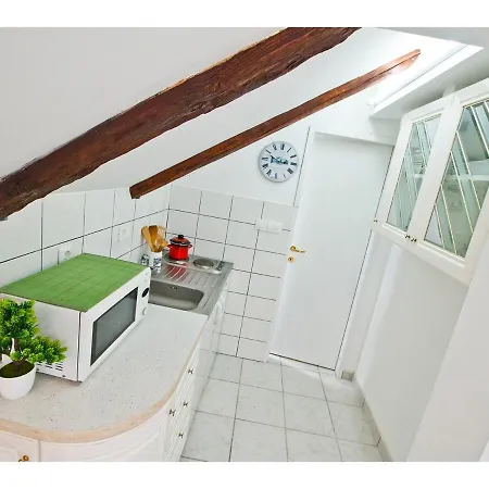 Romantic Loft Split